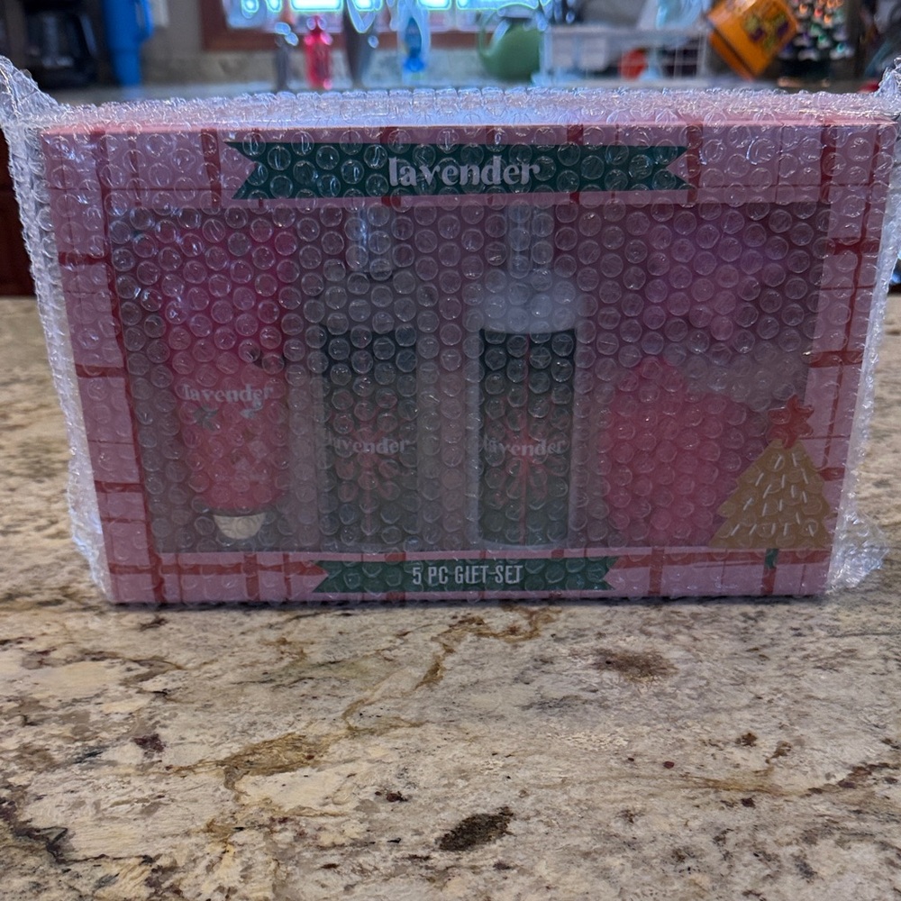 5-Piece Body Wash Gift Set - Pink - Picture 3 of 7